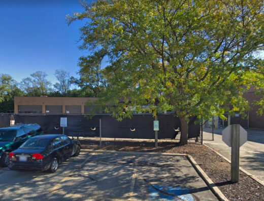 The exterior at The Neuroscience Center in Deerfield, Illinois