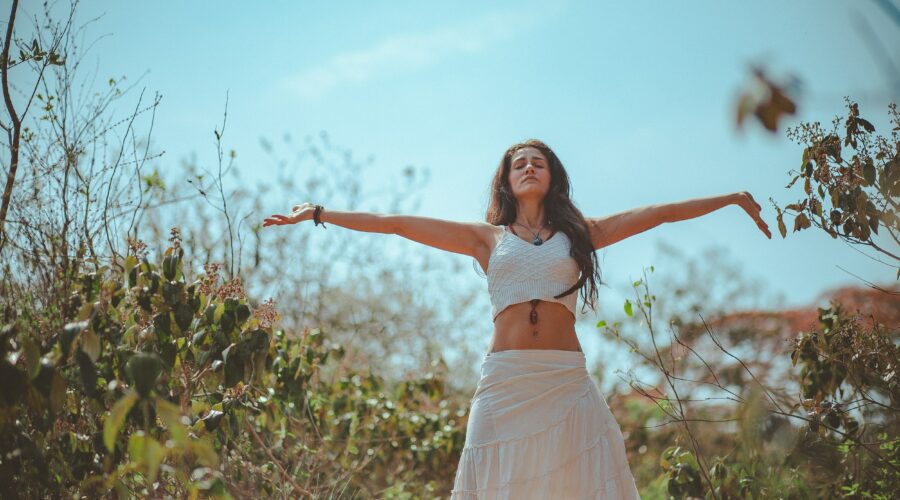 These are the 7 Stages of a DMT Trip: From The Pre-Trip To Long-Term Effects